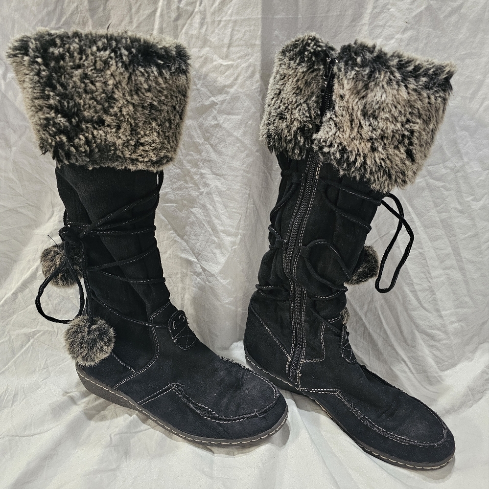 American Eagle Outfitters Black and Gray Winter Boots